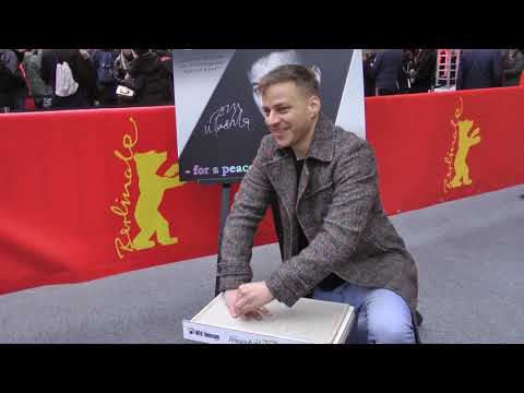 STARS Tom Wlaschiha im Signs of Fame des Fernweh Parks HD aktuell www fernweh park de