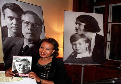 Almaz Böhm: Buchpremiere „Karlheinz Böhm“ mit Fernweh-Park Beitrag im Schloss Arenberg, Salzburg Almaz Böhm: Buchpremiere „Karlheinz Böhm“ mit Fernweh-Park Beitrag im Schloss Arenberg, Salzburg