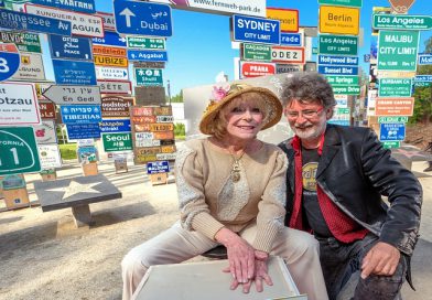 Elke Sommer (Stargast beim Grand Opening des NEUEN Fernweh-Parks im Markt Oberkotzau am 18. Mai 2018) Elke Sommer (Stargast beim Grand Opening des NEUEN Fernweh-Parks im Markt Oberkotzau am 18. Mai 2018)