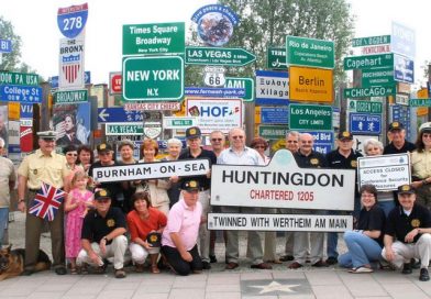 HUNTINGDON, BURNHAM ON SEA und TWINNED WITH WERTHEIM AM MAIN aus Südengland