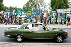 Schildergrusse Vom 16 Jahrestreffen Des Mercedes Benz W123 Club E V Vogtland Sachsen Thuringen Franken Fernweh Park