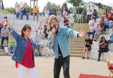 NICKI – „a bayrisches Cowgirl“ erobert die Herzen der Fernweh-Park Besucher NICKI – „a bayrisches Cowgirl“ erobert die Herzen der Fernweh-Park Besucher