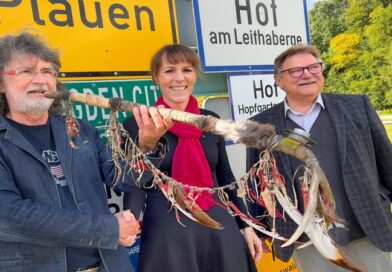 Friedenspfeife zwischen Hof und Fernweh-Park Friedenspfeife zwischen Hof und Fernweh-Park