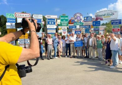 Marktredwitz Partnerstadt SWALMEN (Niederlande) ergänzt den „Sister City-Pfahl“